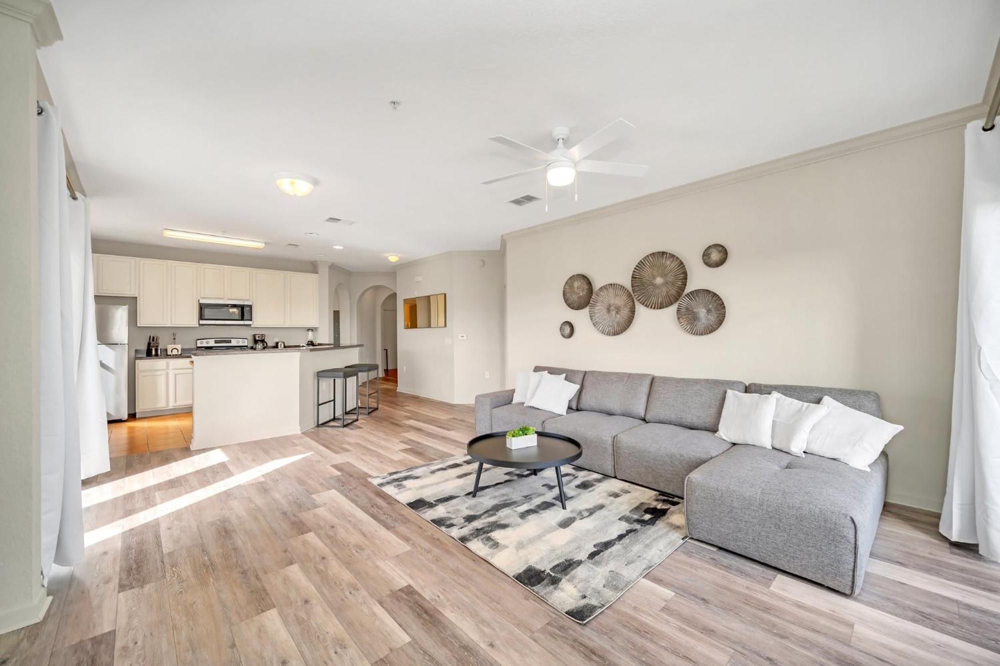 Spacious 2Br Condo W Pool & Hot Tub Near Disney Орландо Екстериор снимка