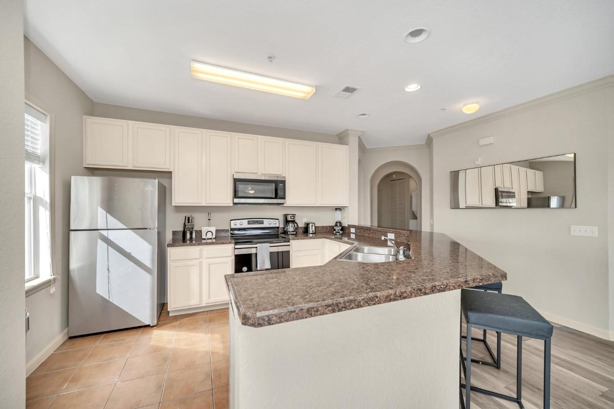 Spacious 2Br Condo W Pool & Hot Tub Near Disney Орландо Екстериор снимка